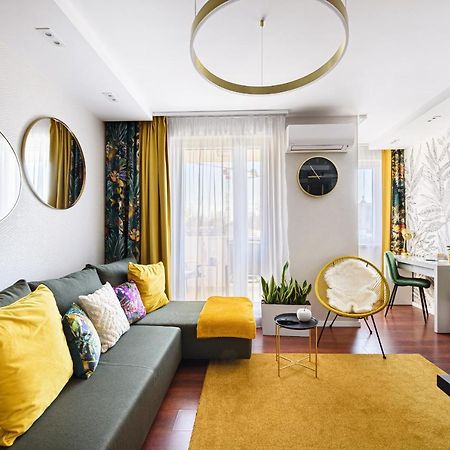 Hid19 Apartman Gyor Belvaros-Free Parking-Terrace Az Rq Vizi Elmenypark Es Gyogyfuerdonel Ngoại thất bức ảnh